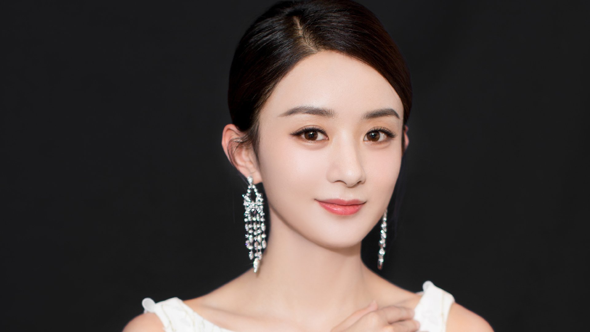 乐鱼（中国）体育官方网站-克劳利镇前场配合默契，红魔重拾胜利节奏，克劳利在哪