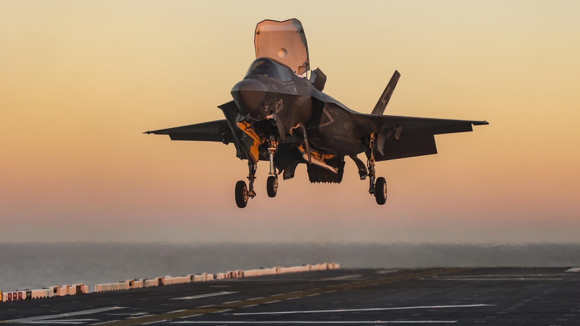 蝶泳100米选手节奏控制优于去年,蝶泳100米选手节奏控制优于去年的比赛