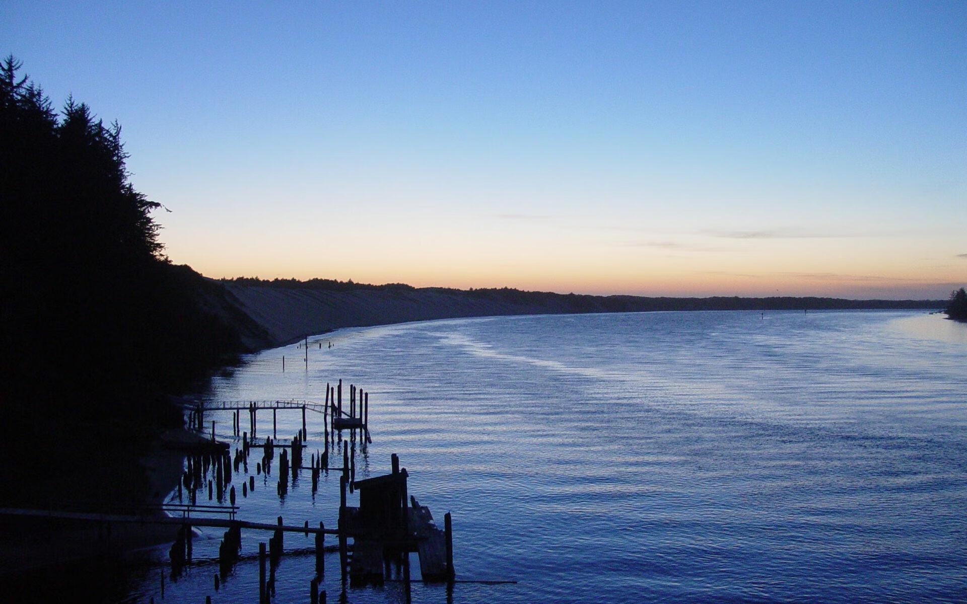 后卫线调整带来明显变化近期失球数大幅减少，后卫的位置和打法