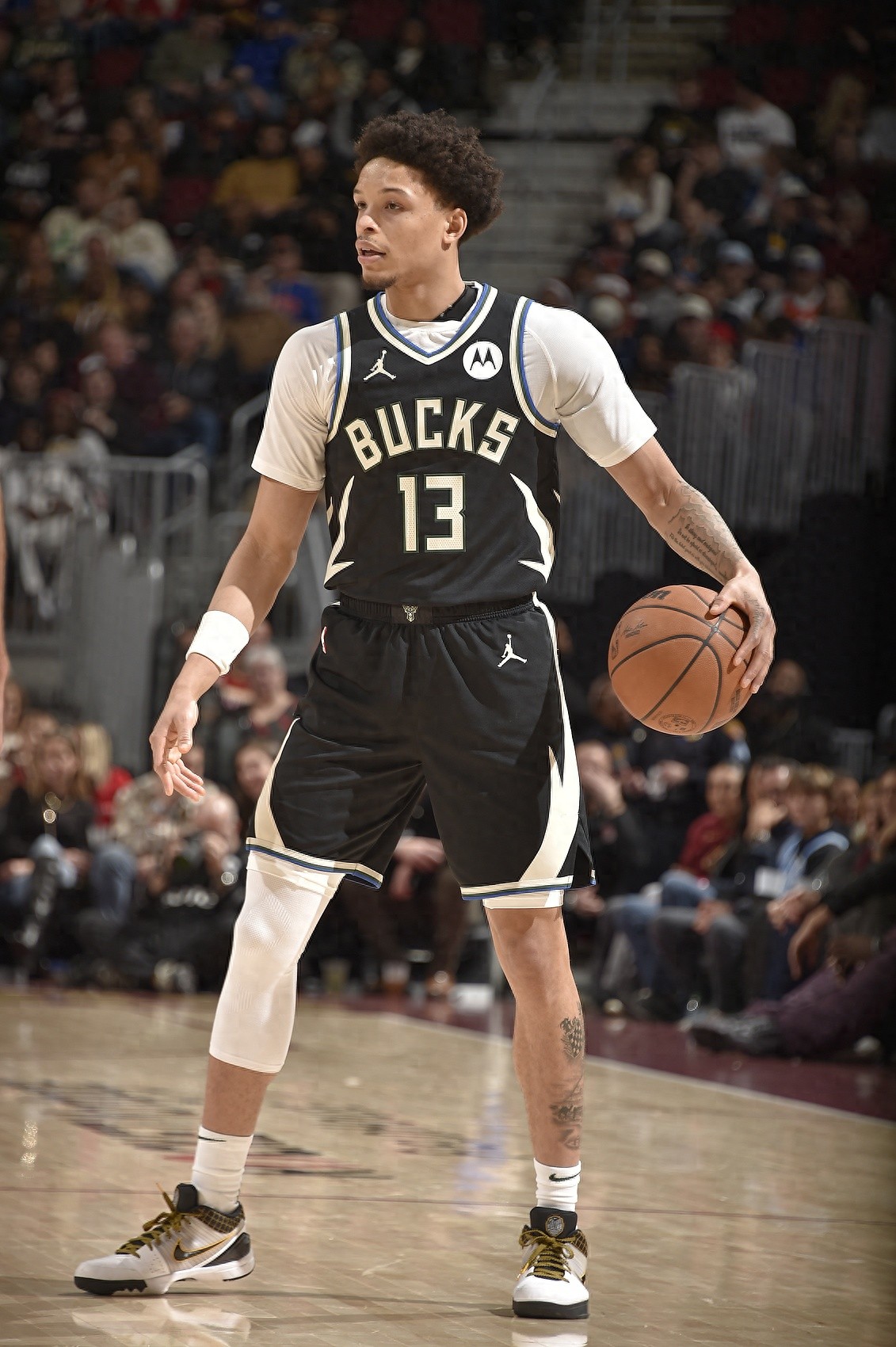 乐鱼体育：雄鹿队新赛季：洛佩斯能否继续提供稳定的内线防守，在季后赛中发挥关键作用，帮助球队赢得总冠军？的简单介绍